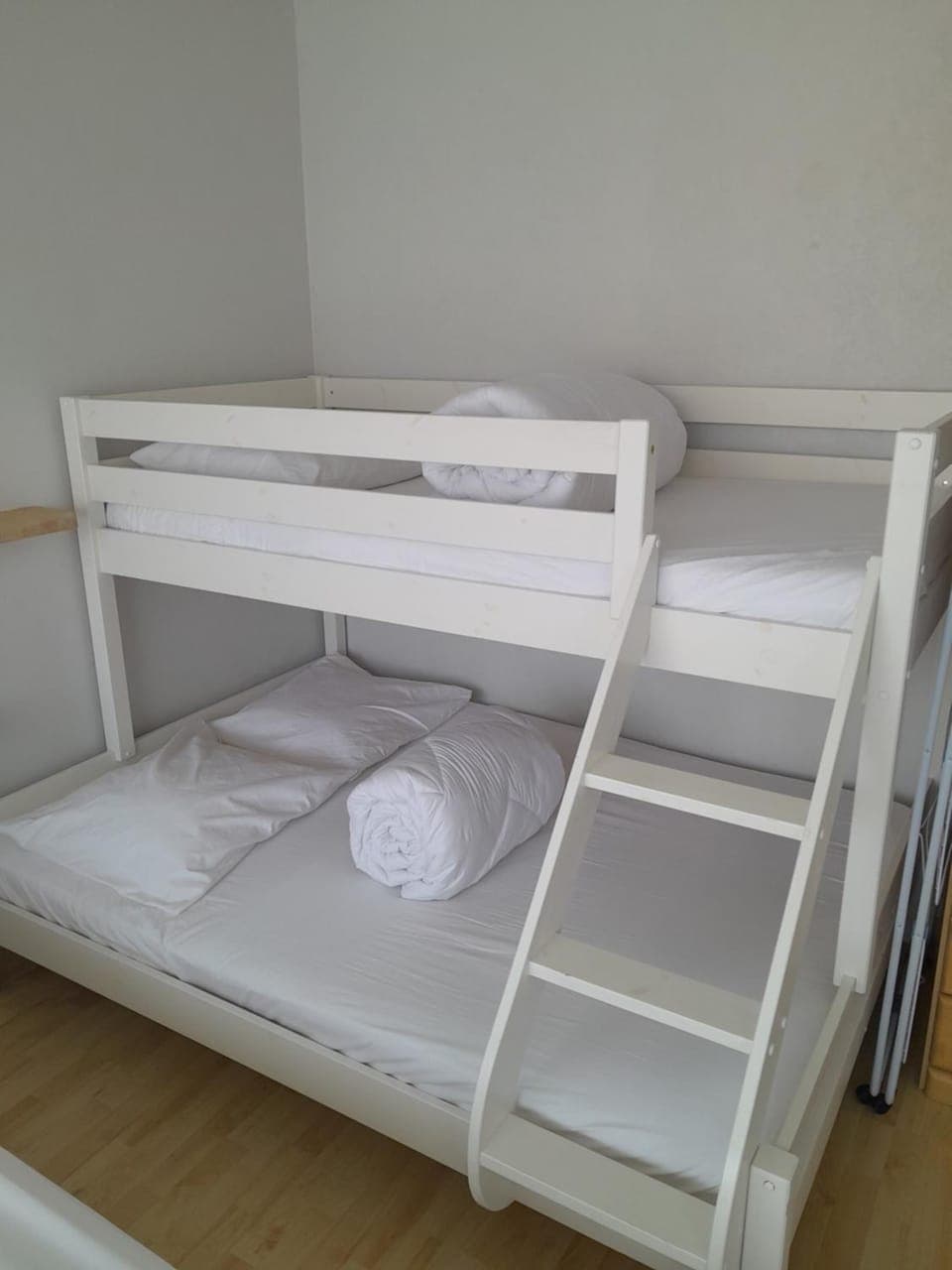 Bedroom, bunk bed