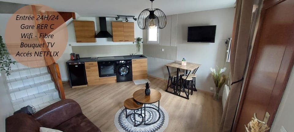 Kitchen or kitchenette, Living room, Seating area, Dining area, kitchen