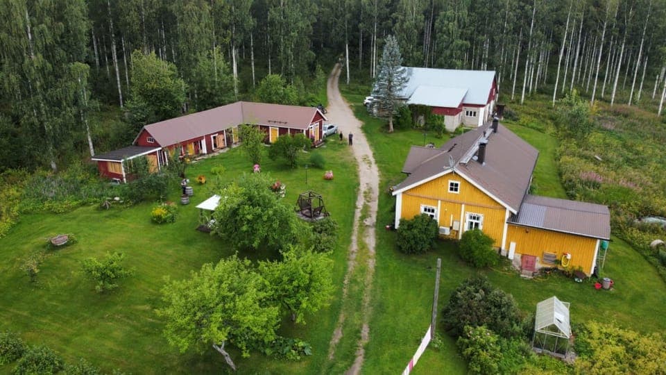 Property building, Facade/entrance, Bird's eye view, Garden, Garden view, Inner courtyard view