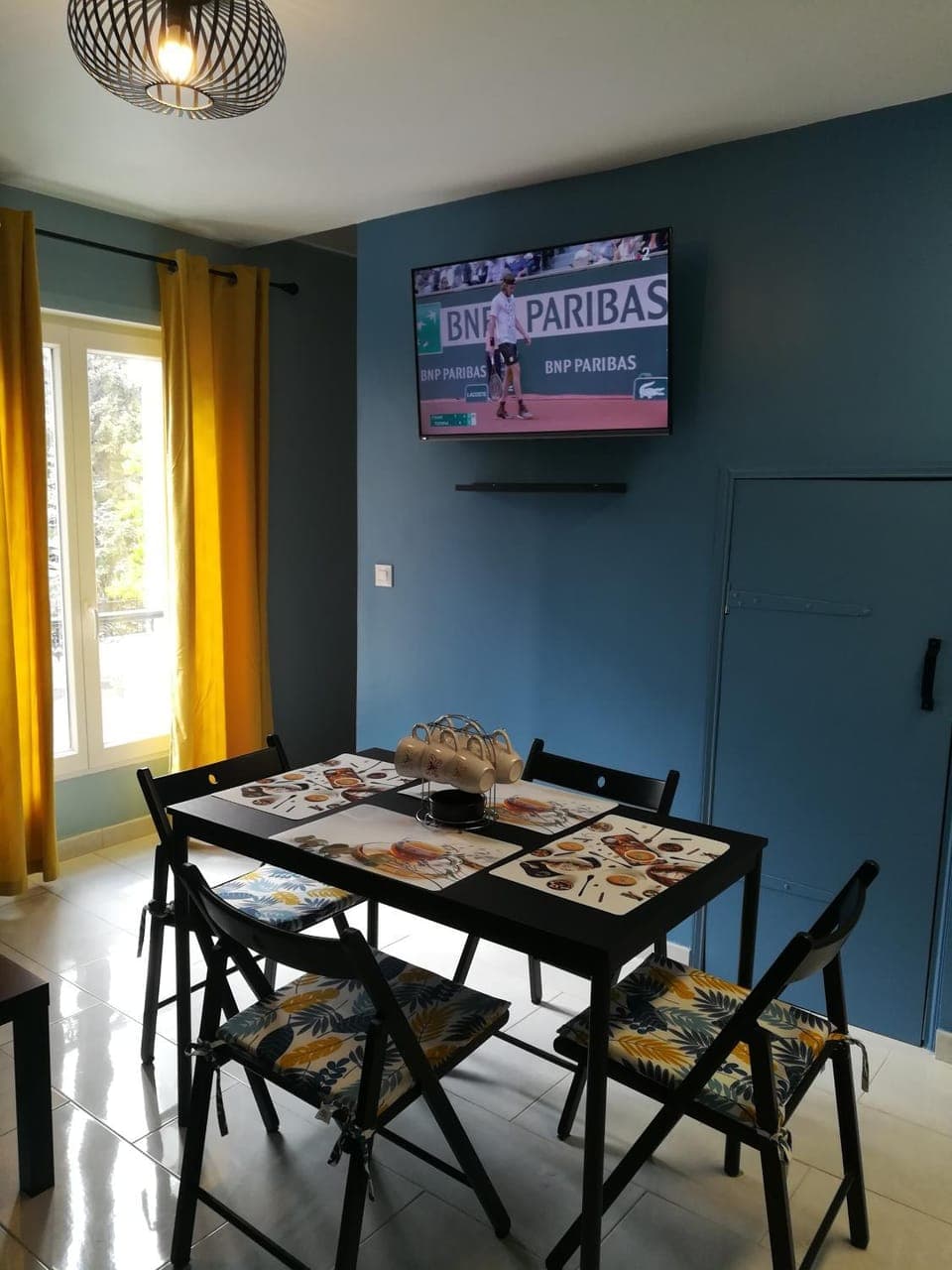 TV and multimedia, Dining area