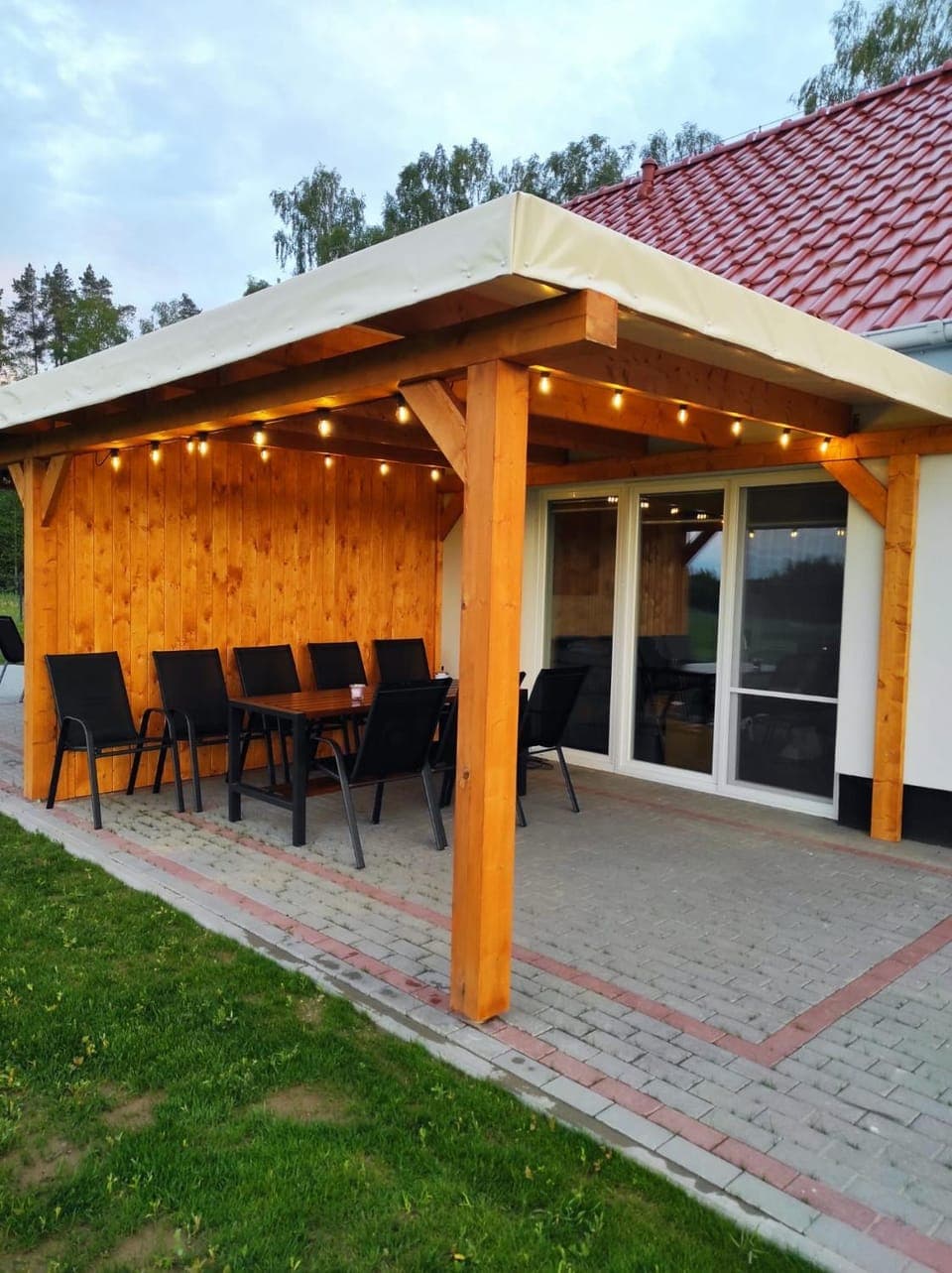 Patio, Facade/entrance