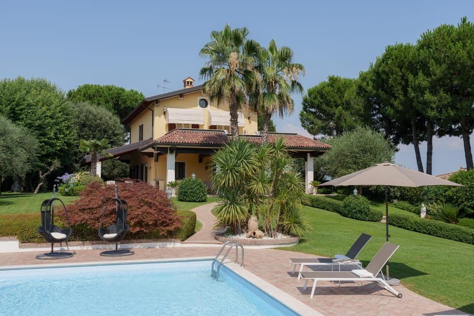 Property building, Spring, Day, Natural landscape, Garden, Garden view, Pool view, Swimming pool, sunbed