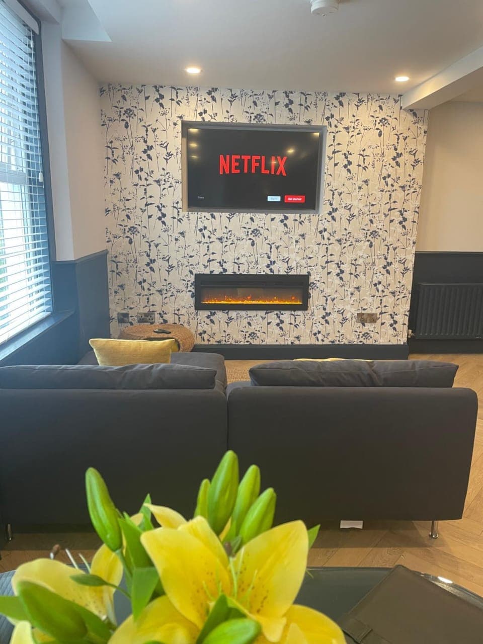 Communal lounge/ TV room, TV and multimedia, Seating area