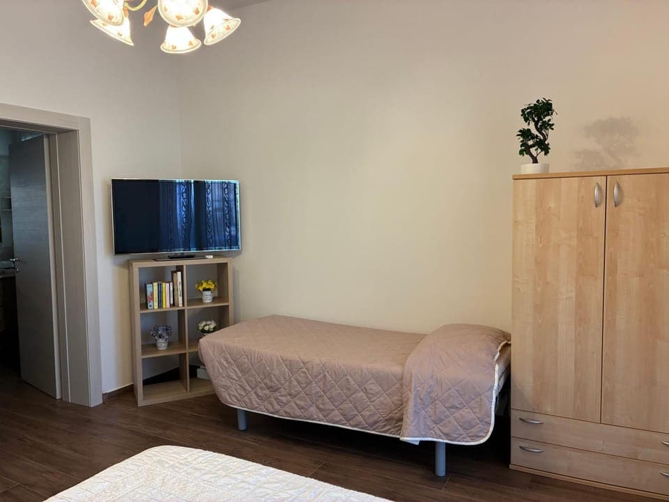 Bed, TV and multimedia