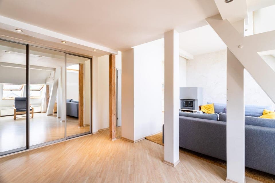 Living room, Seating area