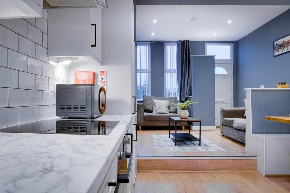 Dining area, minibar, stove