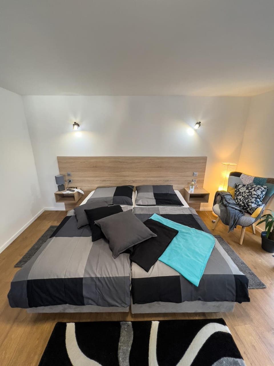 Photo of the whole room