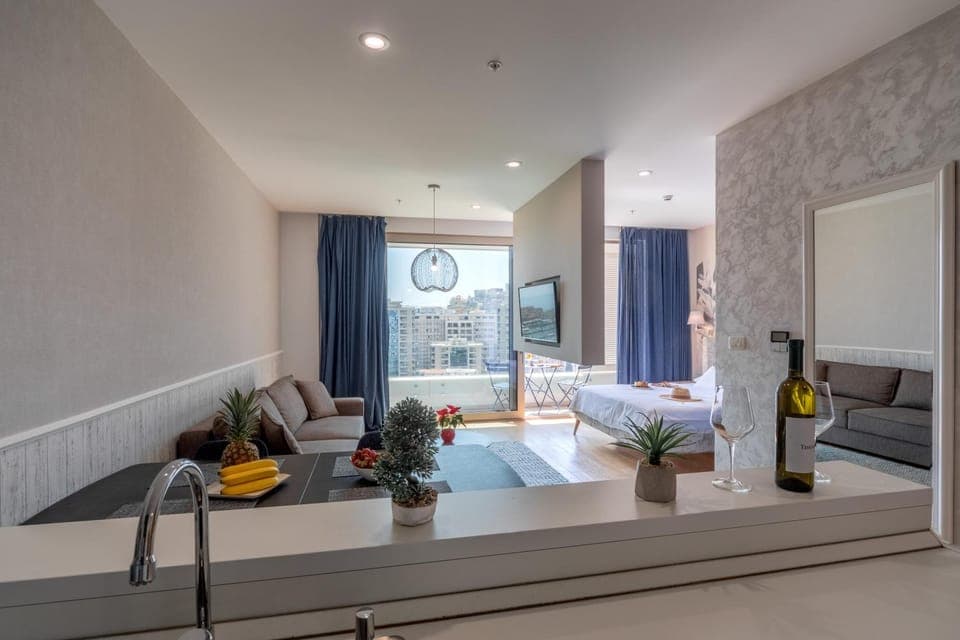 Living room, Photo of the whole room