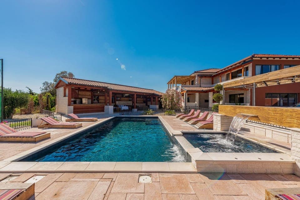Swimming pool