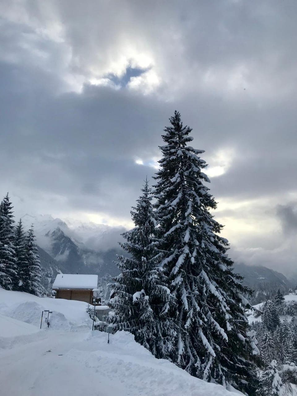 Nearby landmark, Neighbourhood, Natural landscape