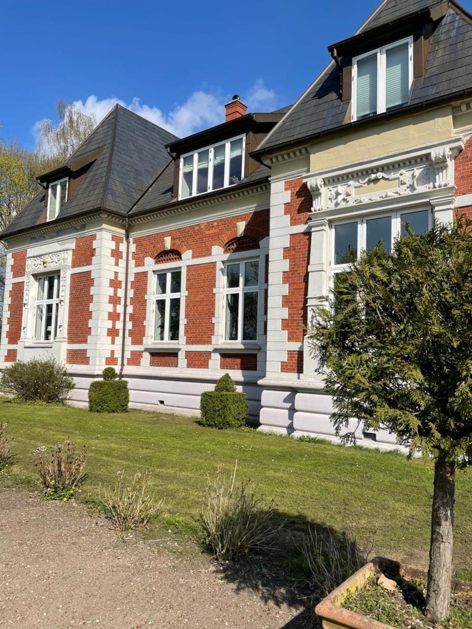 Property building, Facade/entrance