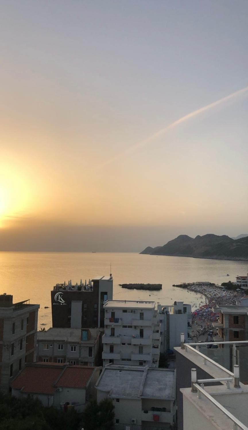 Property building, Natural landscape, Sea view, Swimming pool, Sunrise