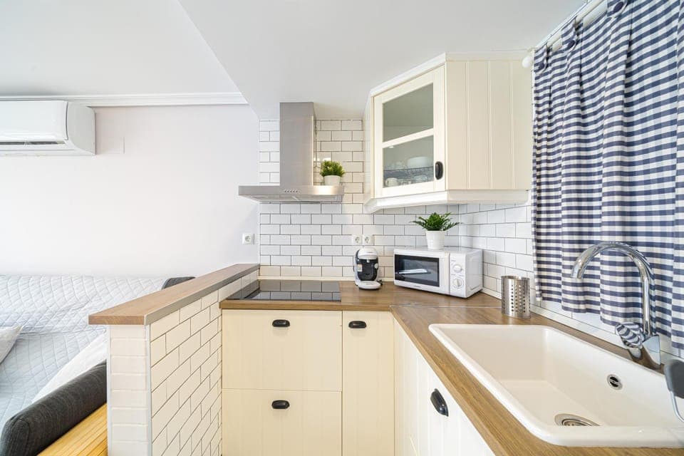 Kitchen or kitchenette, Living room