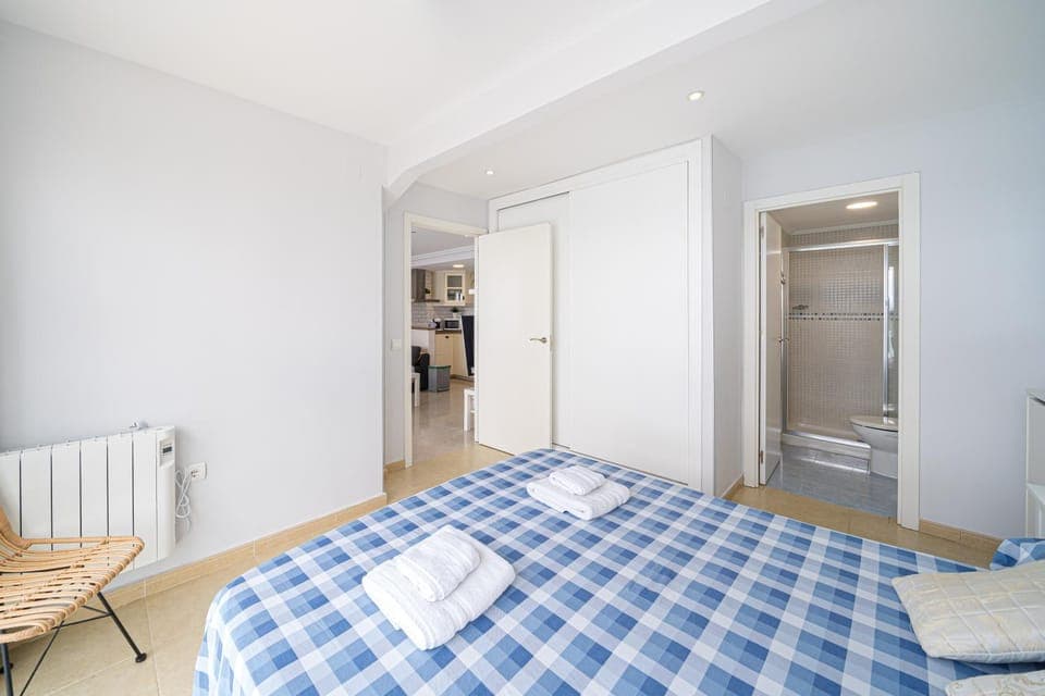Property building, Bathroom, Living room