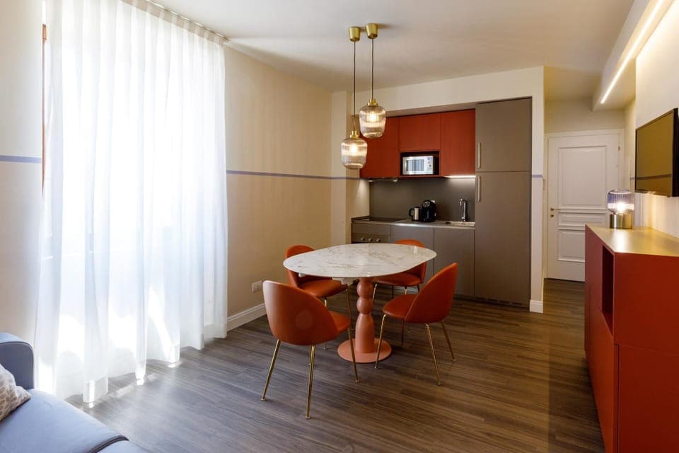 Living room, Dining area