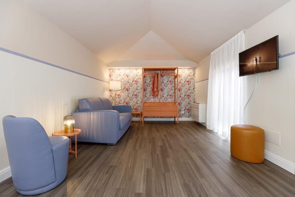 Photo of the whole room