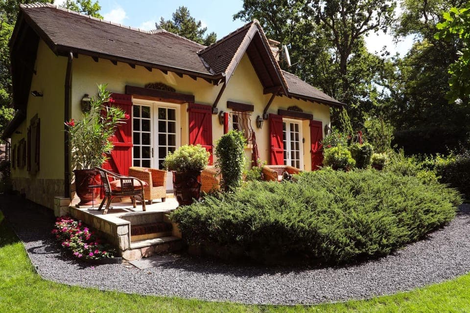 Property building, View (from property/room)