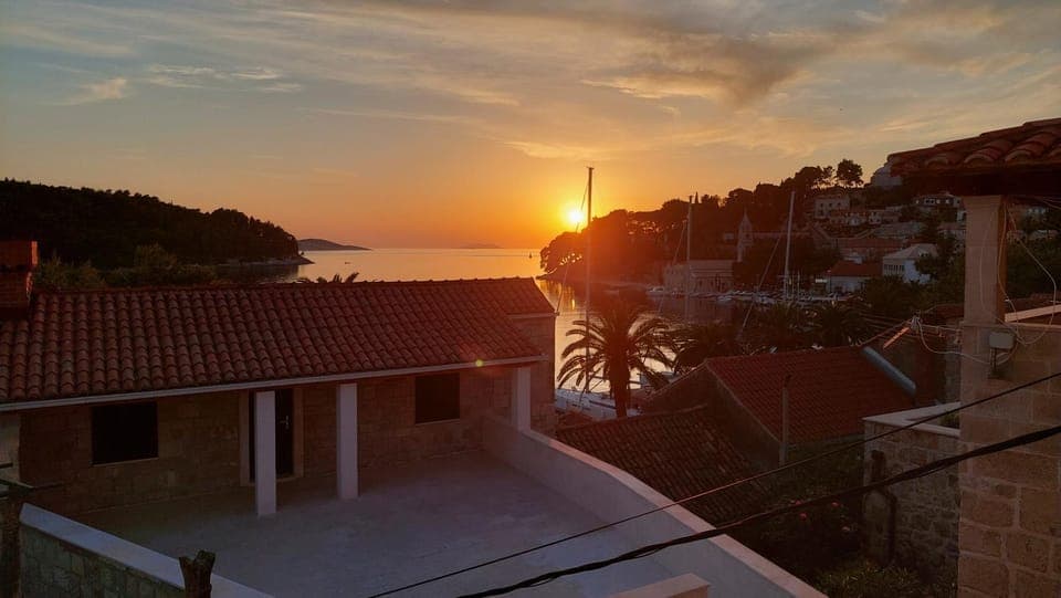 Neighbourhood, Natural landscape, Sea view, Sunset