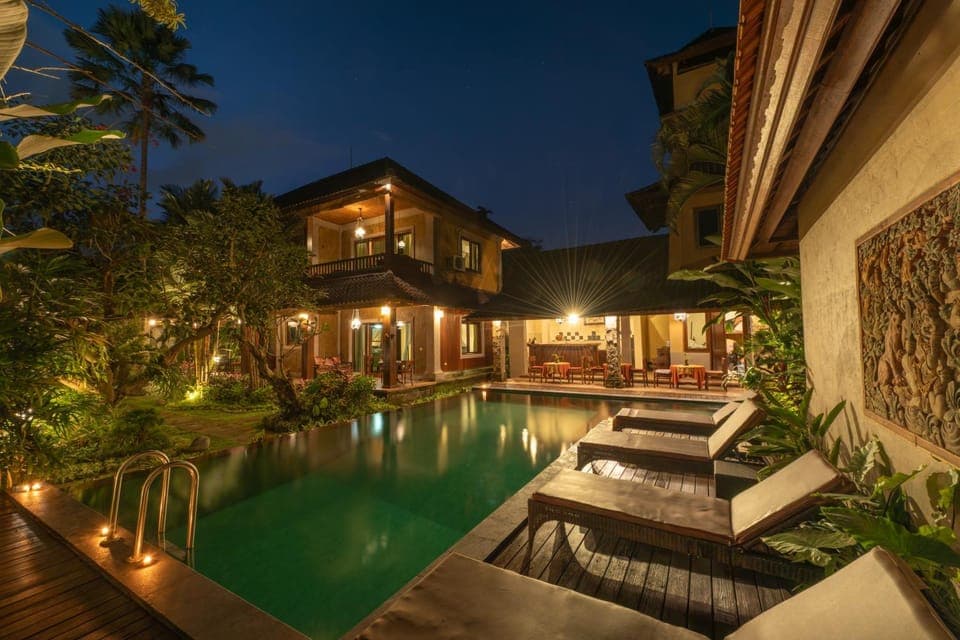 Night, Garden, Pool view, Swimming pool, sunbed