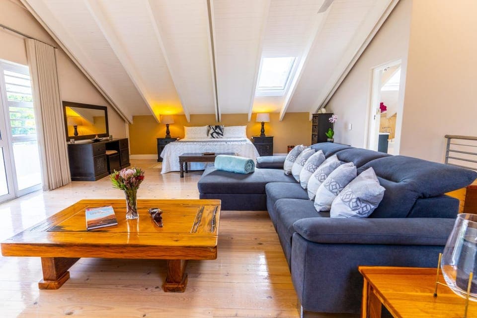 Bed, Lounge or bar, Photo of the whole room