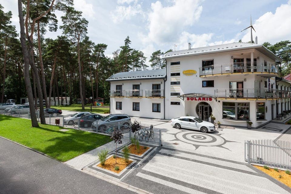 Property building, Facade/entrance, Location, Parking