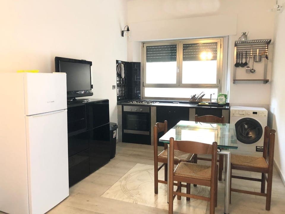 Kitchen or kitchenette, Dining area, Lunch, stove, kitchen