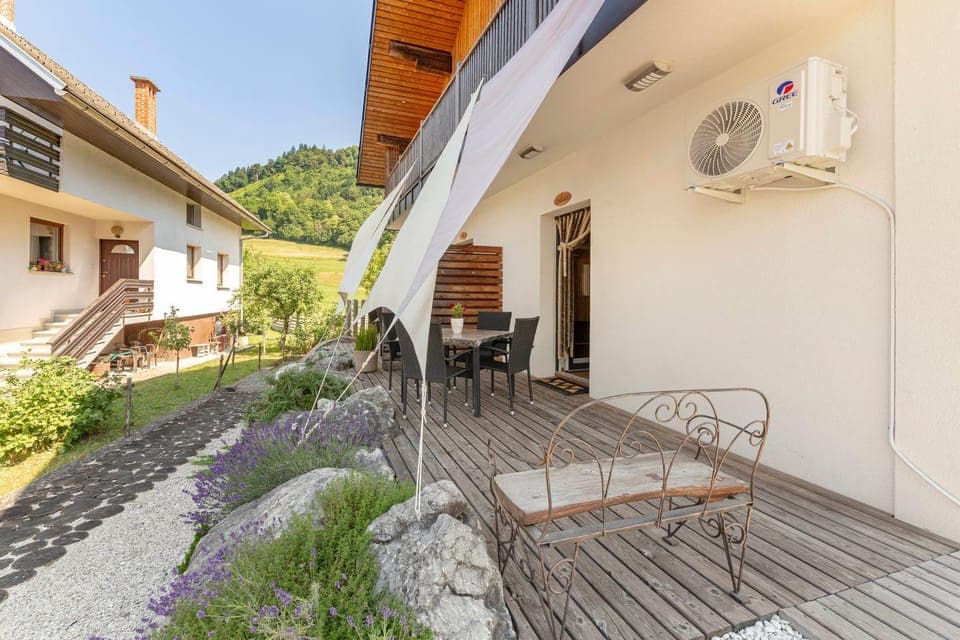 Property building, Patio, Spring, Day, Balcony/Terrace, Dining area, air conditioner