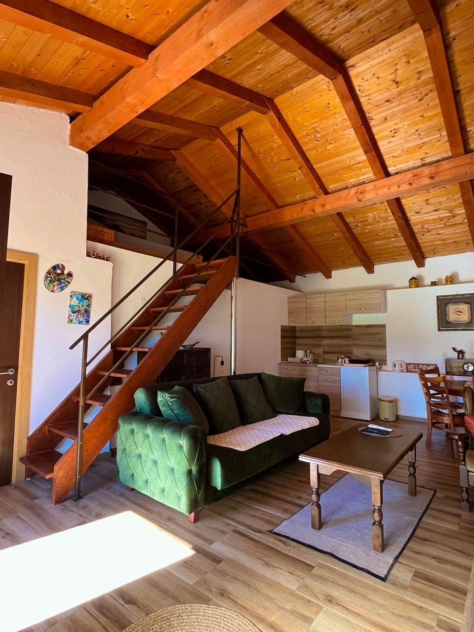 Living room, Seating area