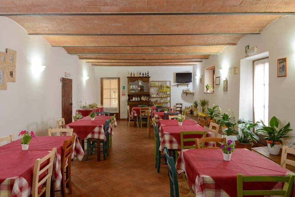 Nightclub / DJ, Living room