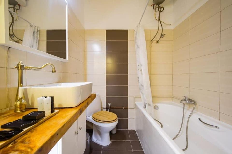 Emporikon Apartment Steps From Historic Center Apartment in Plaka