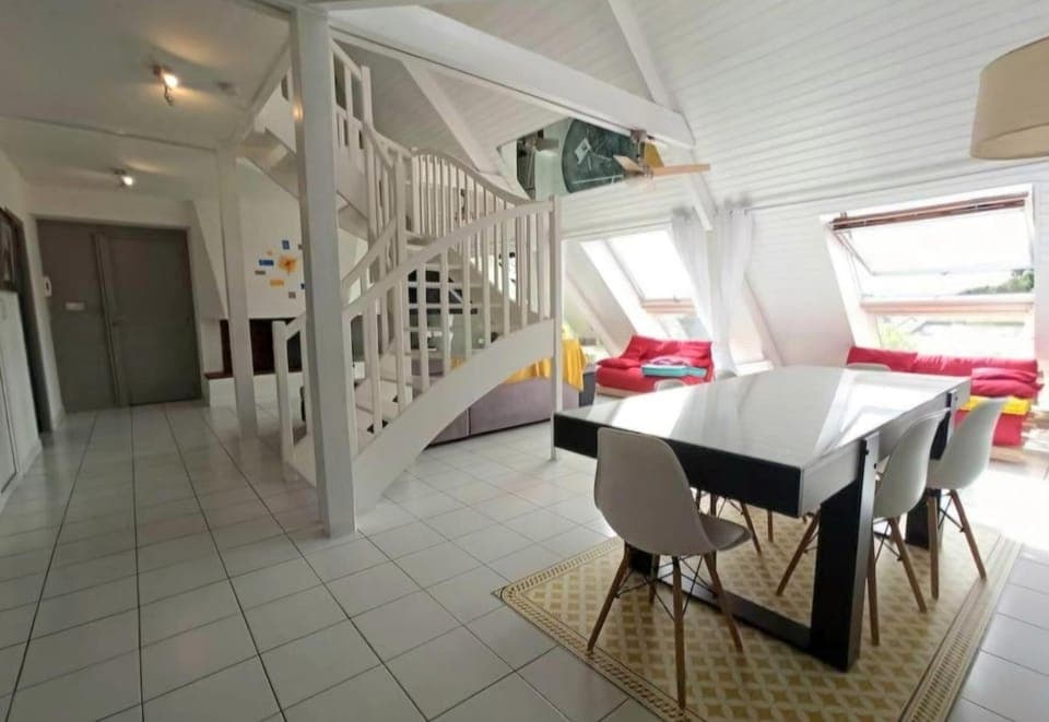 Seating area, Dining area