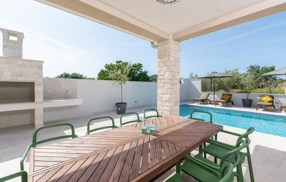 Patio, BBQ facilities, Balcony/Terrace, Swimming pool