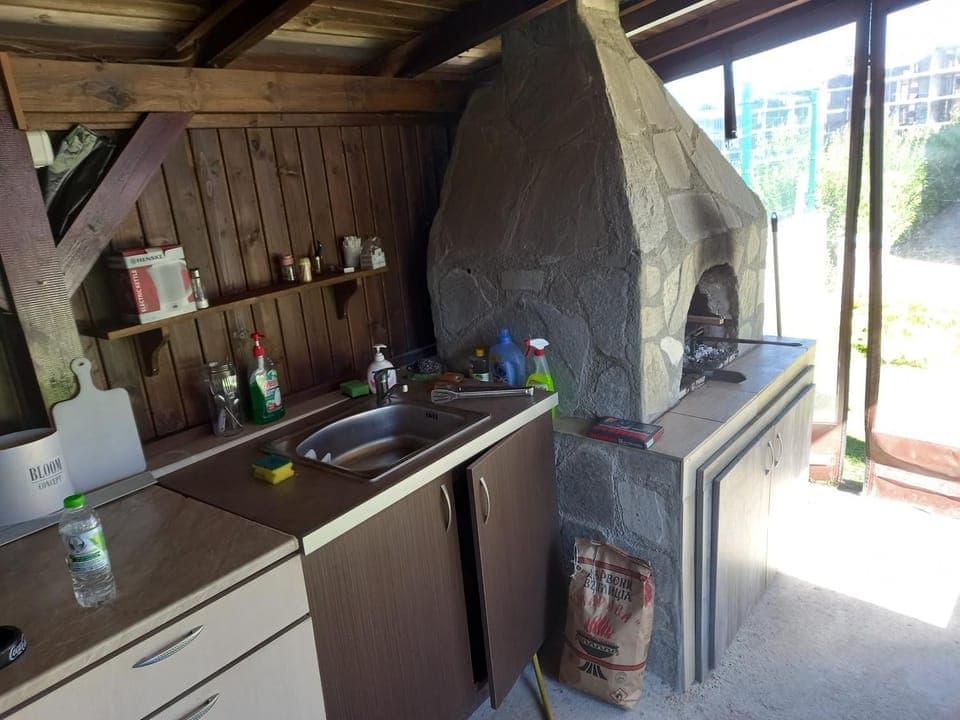 BBQ facilities, stove
