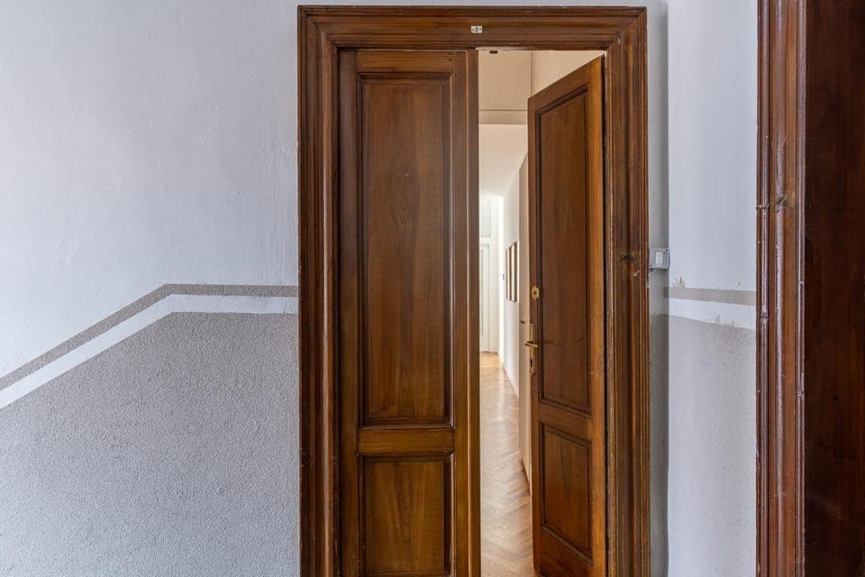 Facade/entrance, Internal: Not applicable to any particular room