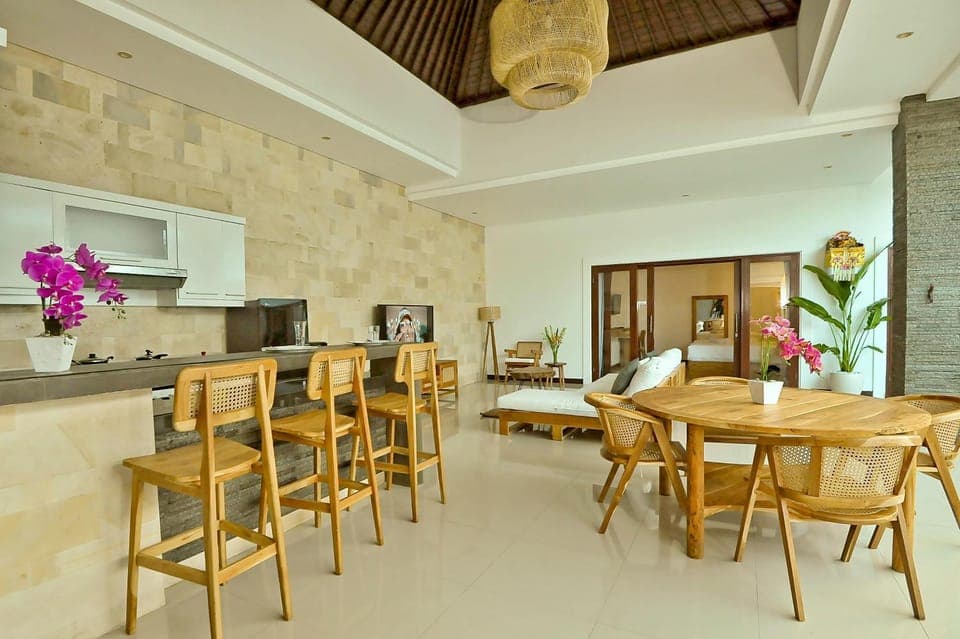 Lounge or bar, Dining area