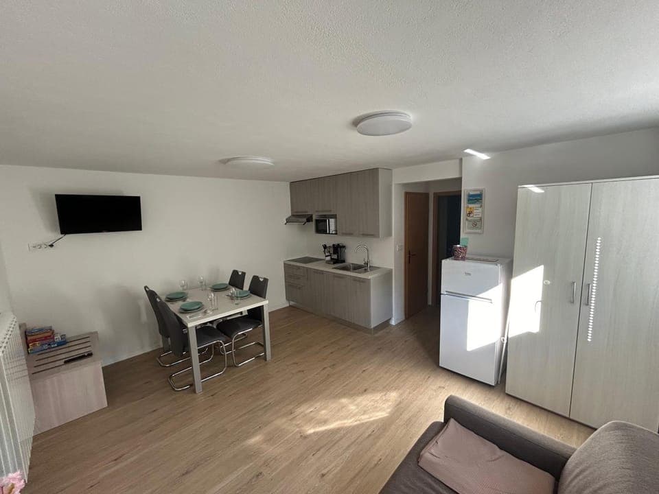 Kitchen or kitchenette, Living room, Dining area