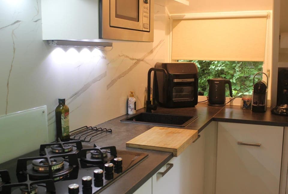 Coffee/tea facilities, Kitchen or kitchenette, kitchen