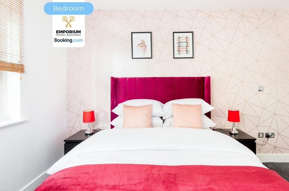 Bed, Photo of the whole room, Bedroom