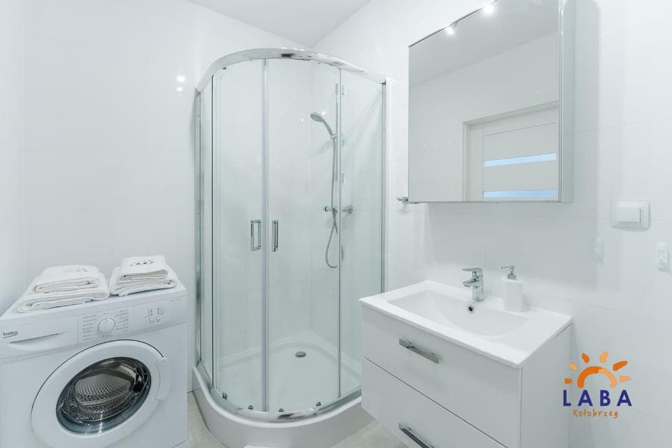 Shower, Bathroom, towels