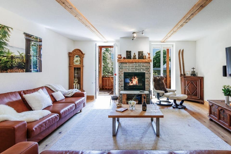 Communal lounge/ TV room, Living room