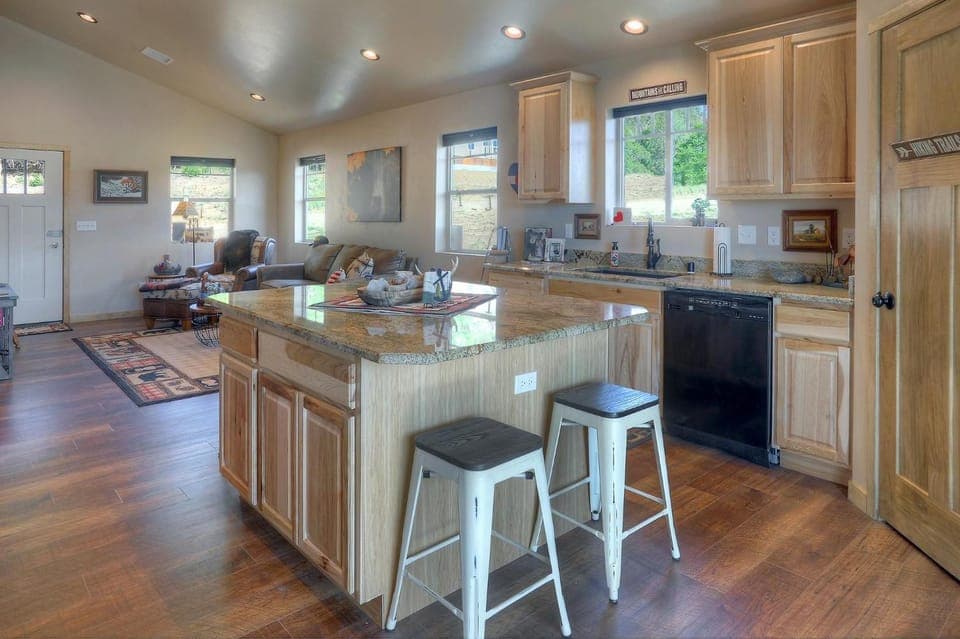 Pine River Cabin 2 BR Bayfield Cabin in La Plata County