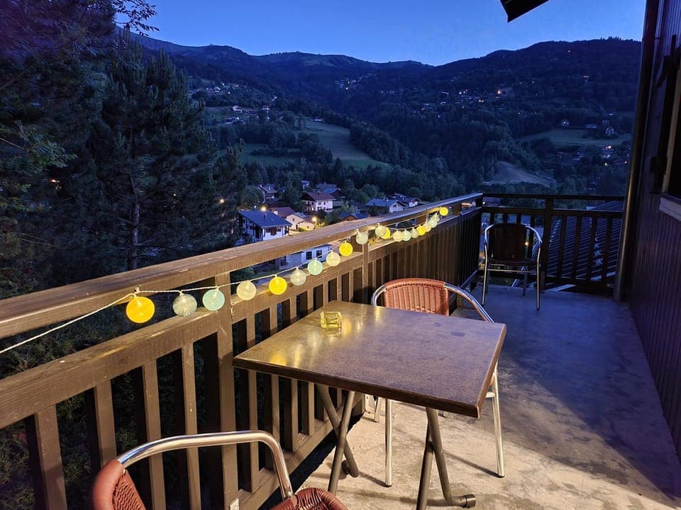 Balcony/Terrace, Mountain view