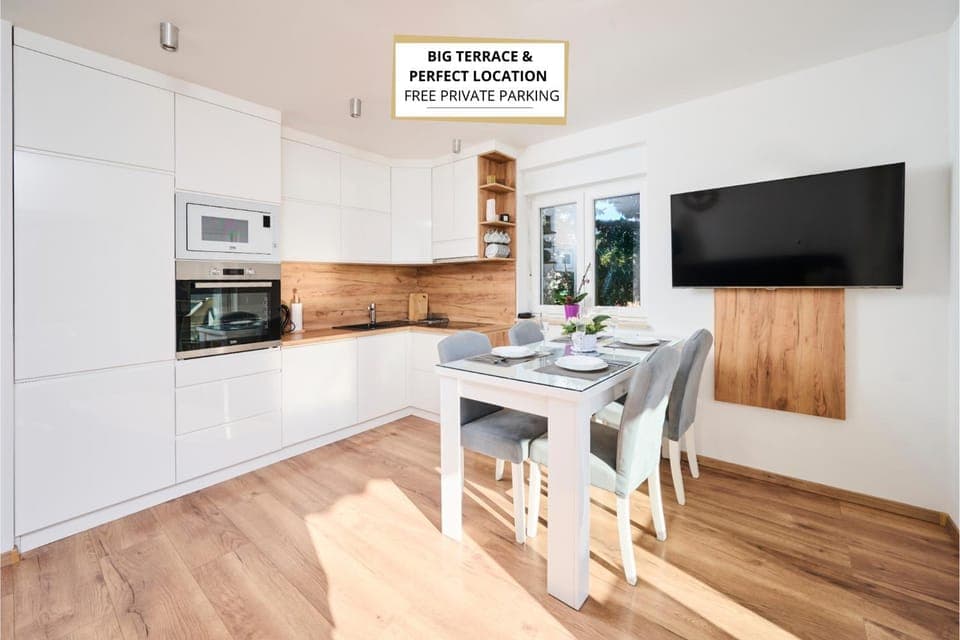 Dining area, oven, stove