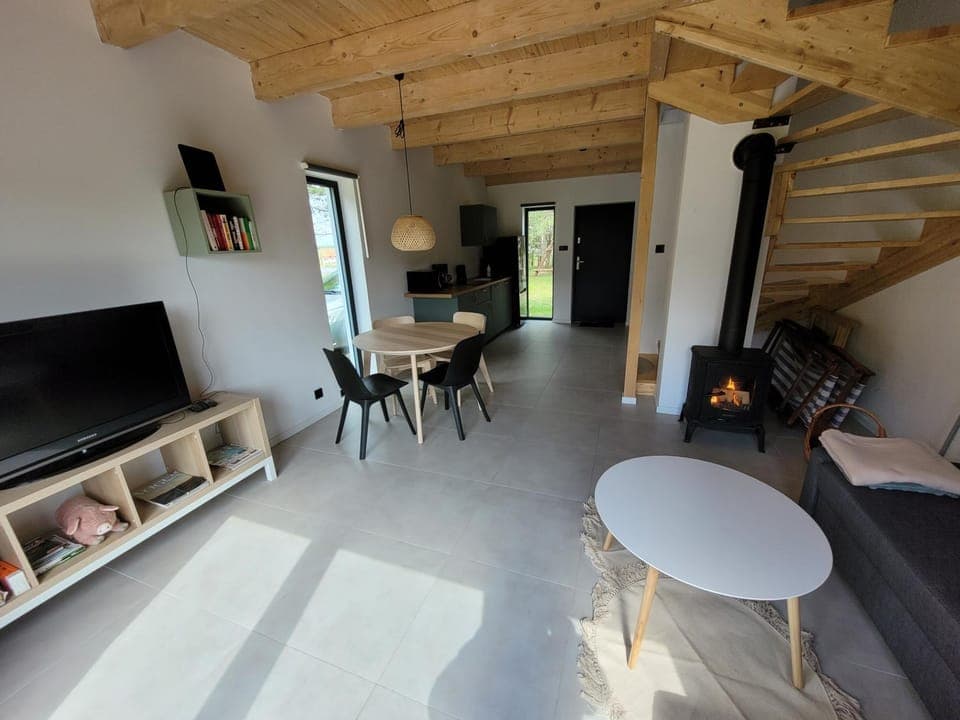 Communal lounge/ TV room, TV and multimedia, Kitchen or kitchenette, Living room, Seating area, Dining area, Evening entertainment