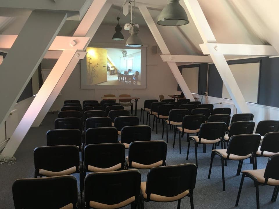 Meeting/conference room