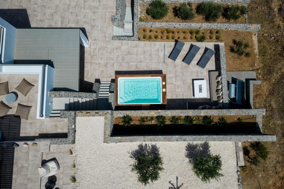 Property building, Bird's eye view, Swimming pool