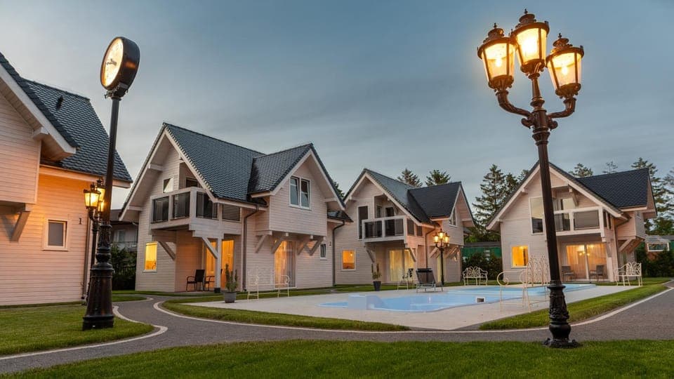 Property building, Swimming pool