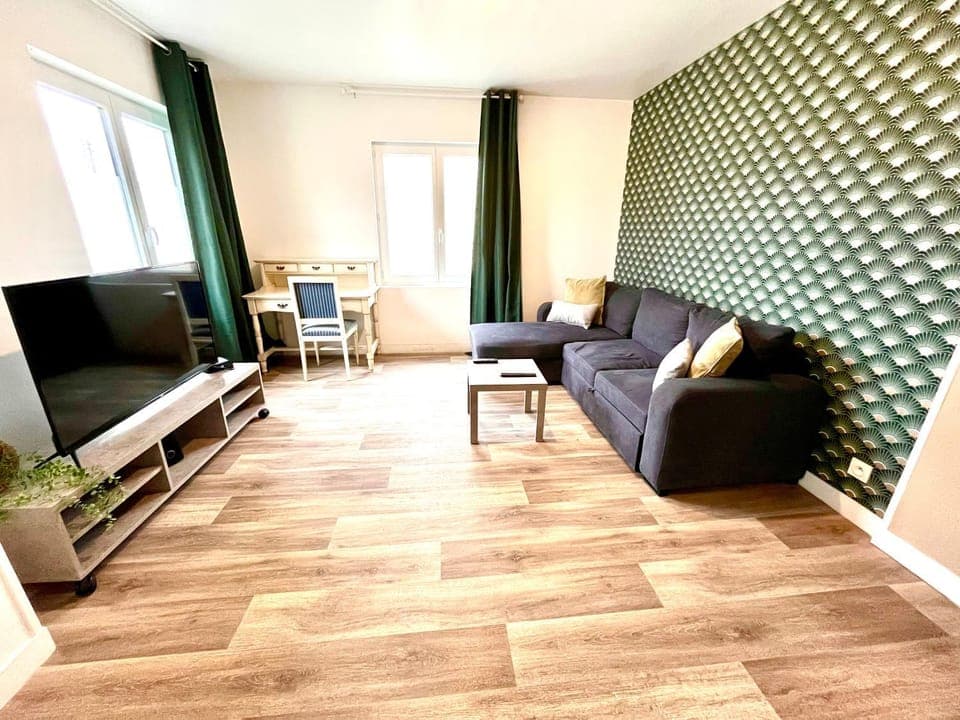 Communal lounge/ TV room, TV and multimedia, Living room, Seating area