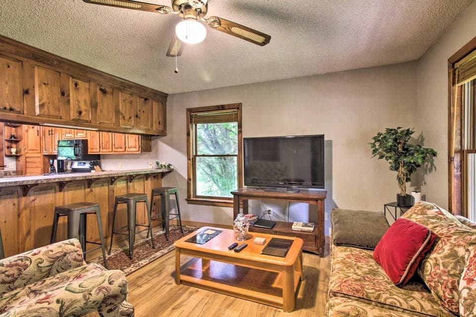 Pet-Friendly VA Home ~ 30 Mi to Shenandoah NP House in Shenandoah Valley