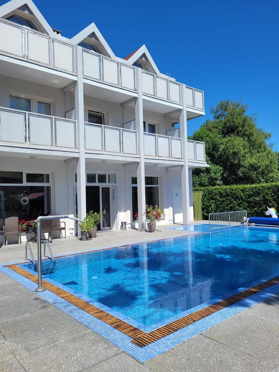Property building, Swimming pool